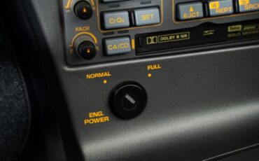 Chevrolet-Corvette-1990-Hatchback-33