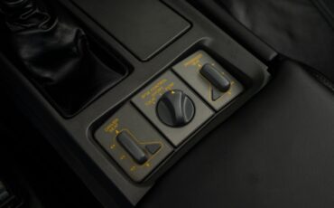 Chevrolet-Corvette-1990-Hatchback-35