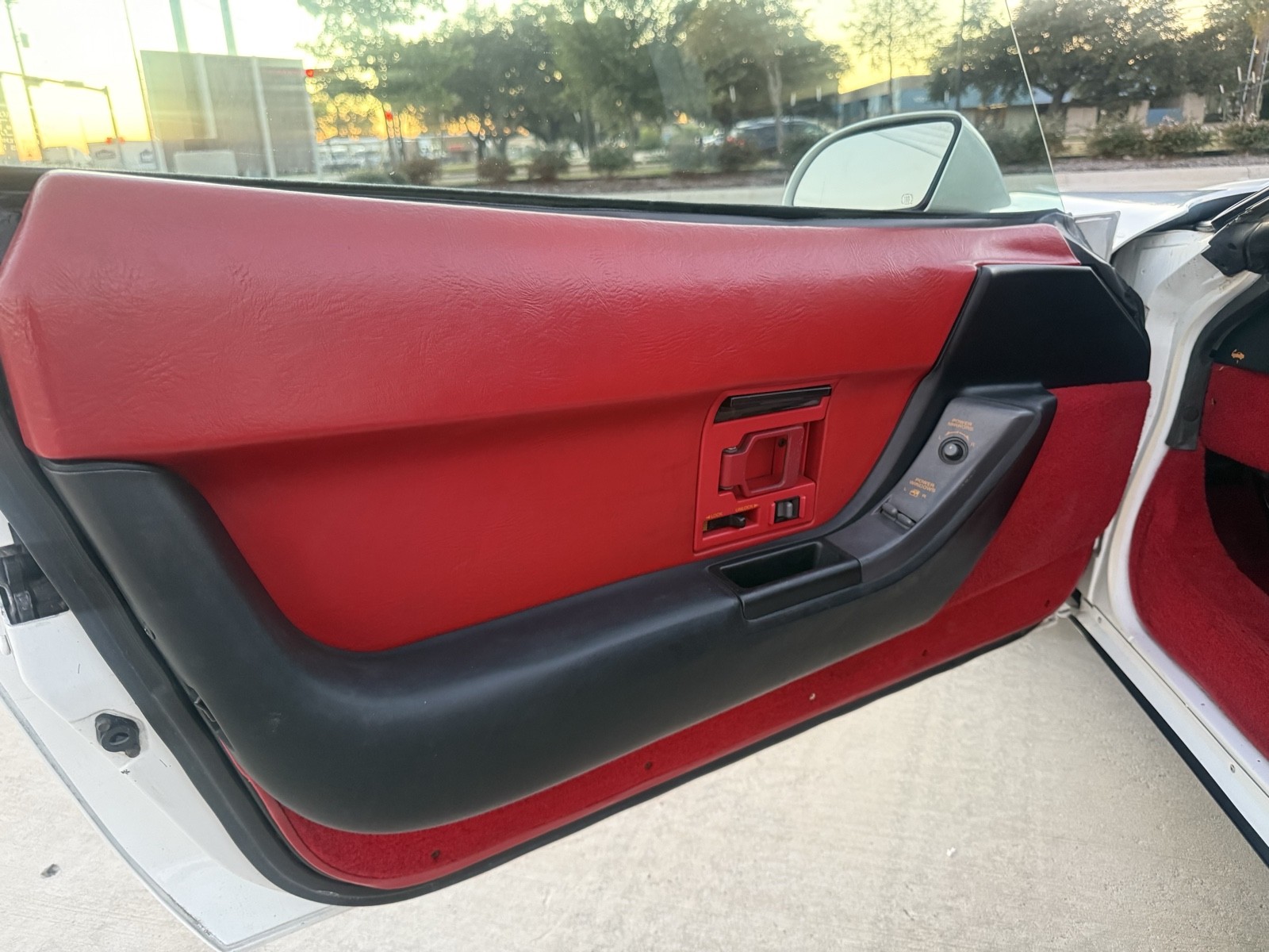 Chevrolet-Corvette-1991-Hatchback-10