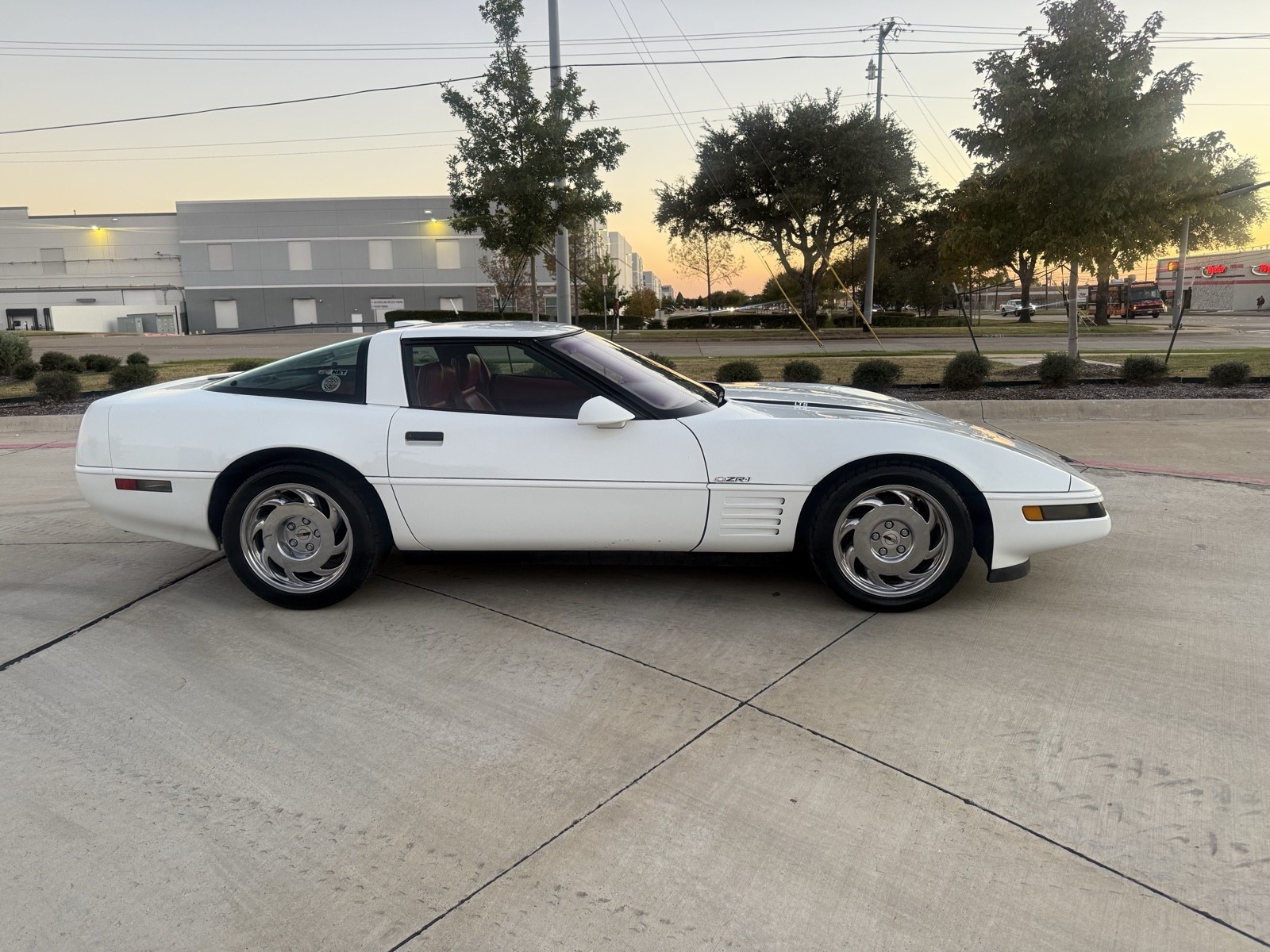 Chevrolet-Corvette-1991-Hatchback-2