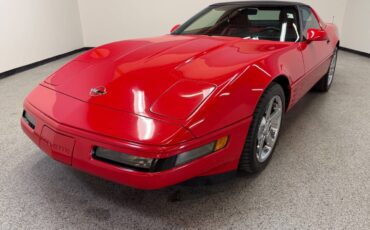 Chevrolet-Corvette-1991-Hatchback-3
