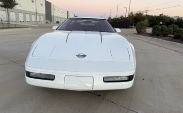 Chevrolet-Corvette-1991-Hatchback-4