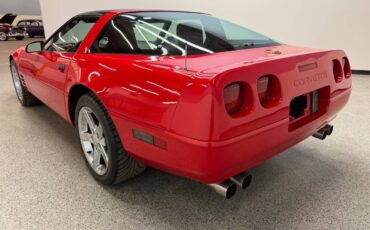 Chevrolet-Corvette-1991-Hatchback-5