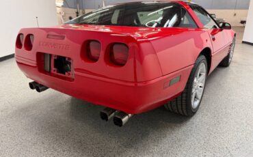 Chevrolet-Corvette-1991-Hatchback-8