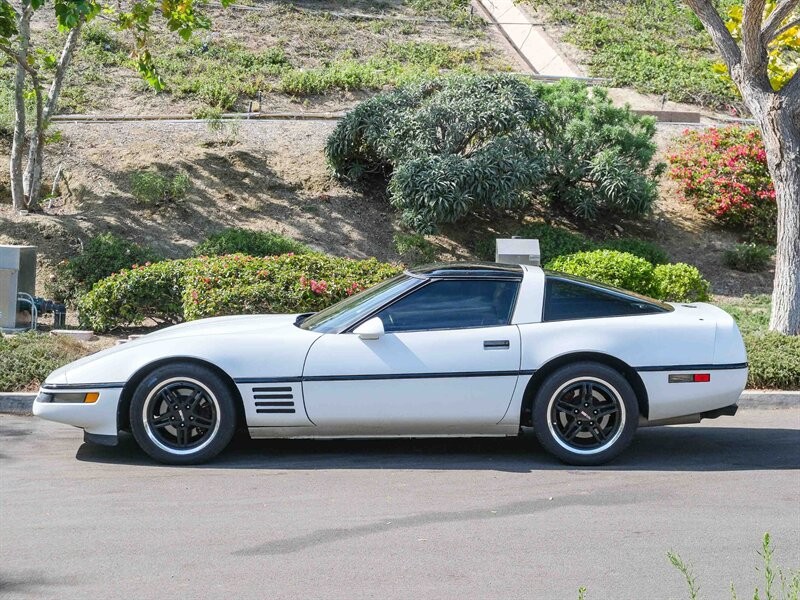 Chevrolet-Corvette-1992-1