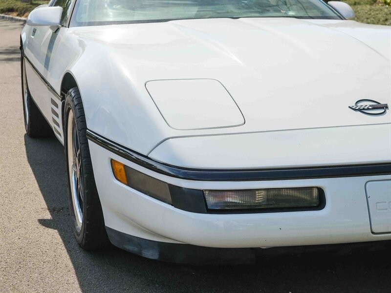 Chevrolet-Corvette-1992-12