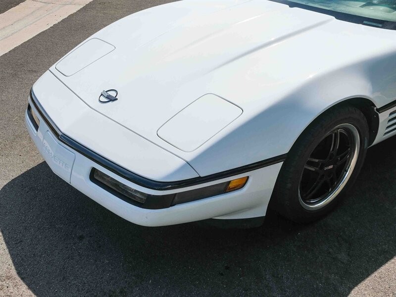 Chevrolet-Corvette-1992-16