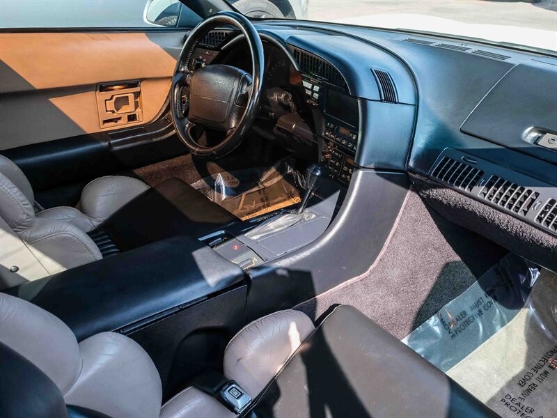 Chevrolet-Corvette-1992-18