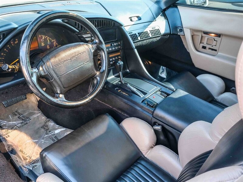 Chevrolet-Corvette-1992-20