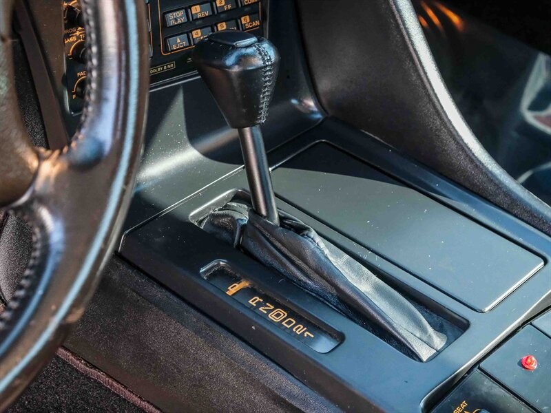 Chevrolet-Corvette-1992-23