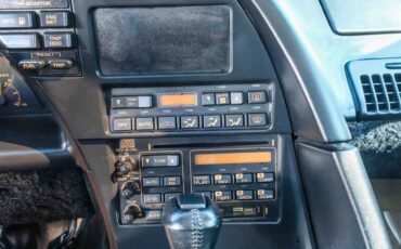 Chevrolet-Corvette-1992-26