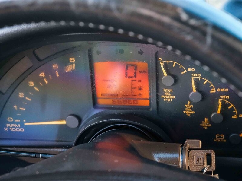 Chevrolet-Corvette-1992-30