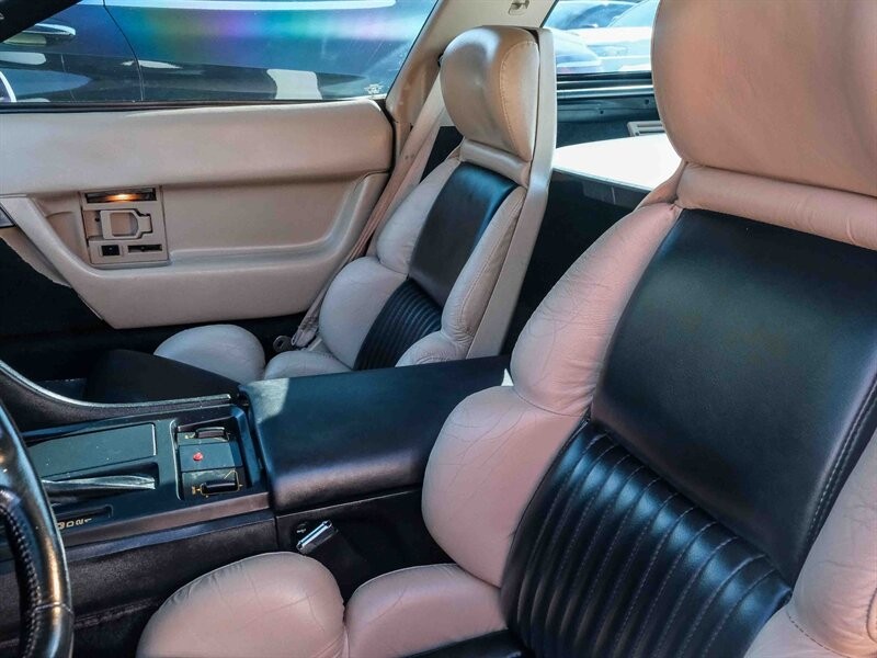 Chevrolet-Corvette-1992-33