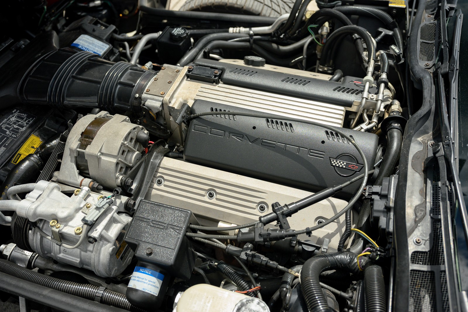 Chevrolet-Corvette-1992-Convertible-15