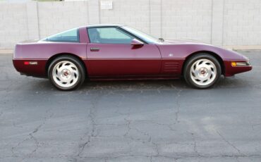 Chevrolet-Corvette-1993-Hatchback-1
