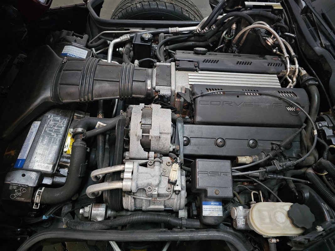 Chevrolet-Corvette-1993-Hatchback-15