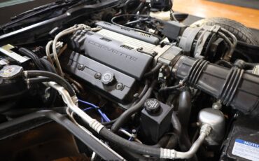 Chevrolet-Corvette-1993-Hatchback-18