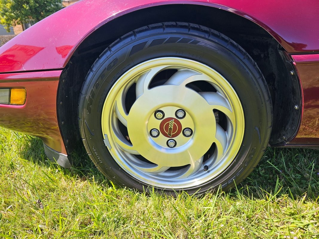 Chevrolet-Corvette-1993-Hatchback-22