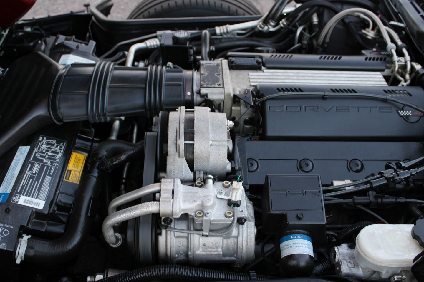 Chevrolet-Corvette-1993-Hatchback-23