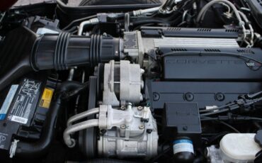 Chevrolet-Corvette-1993-Hatchback-23