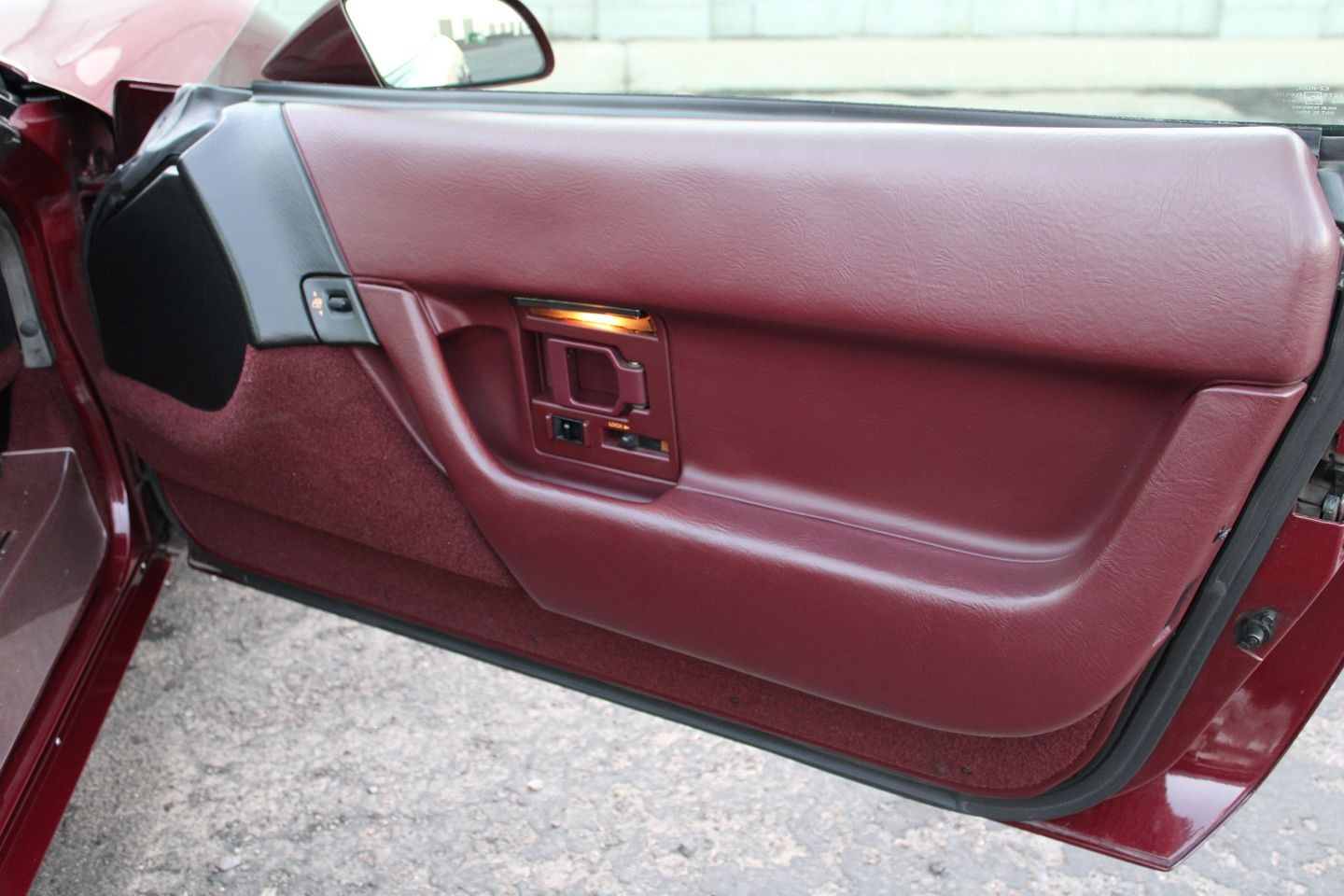 Chevrolet-Corvette-1993-Hatchback-39