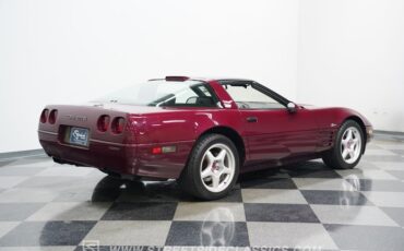Chevrolet-Corvette-1993-Ruby-Red-Metallic-Ruby-Red-4