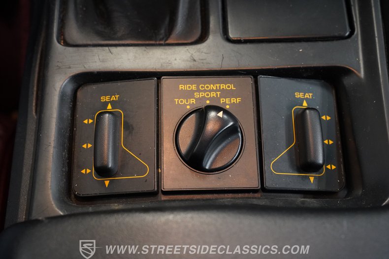 Chevrolet-Corvette-1993-Ruby-Red-Metallic-Ruby-Red-41