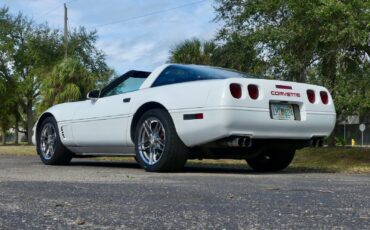 Chevrolet-Corvette-1995-Coupe-17