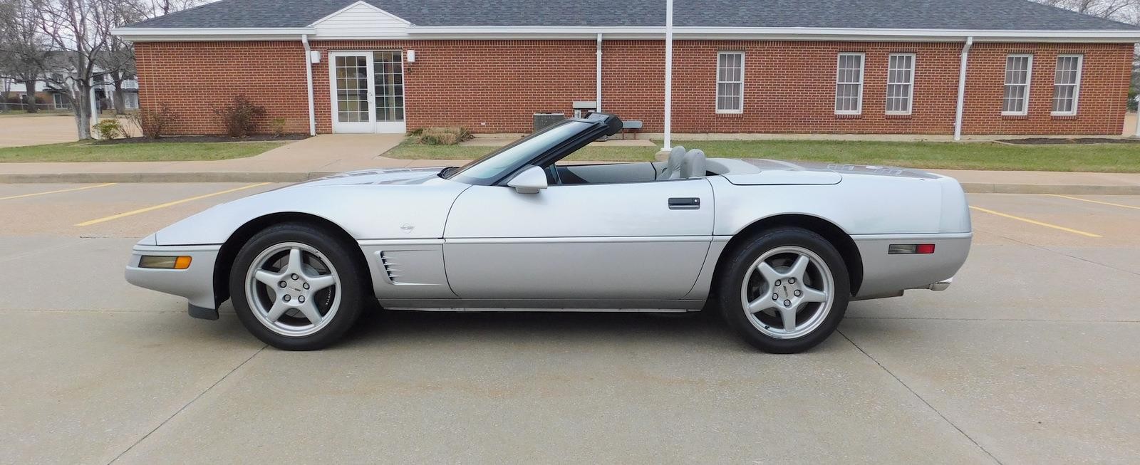 Chevrolet-Corvette-1996-1
