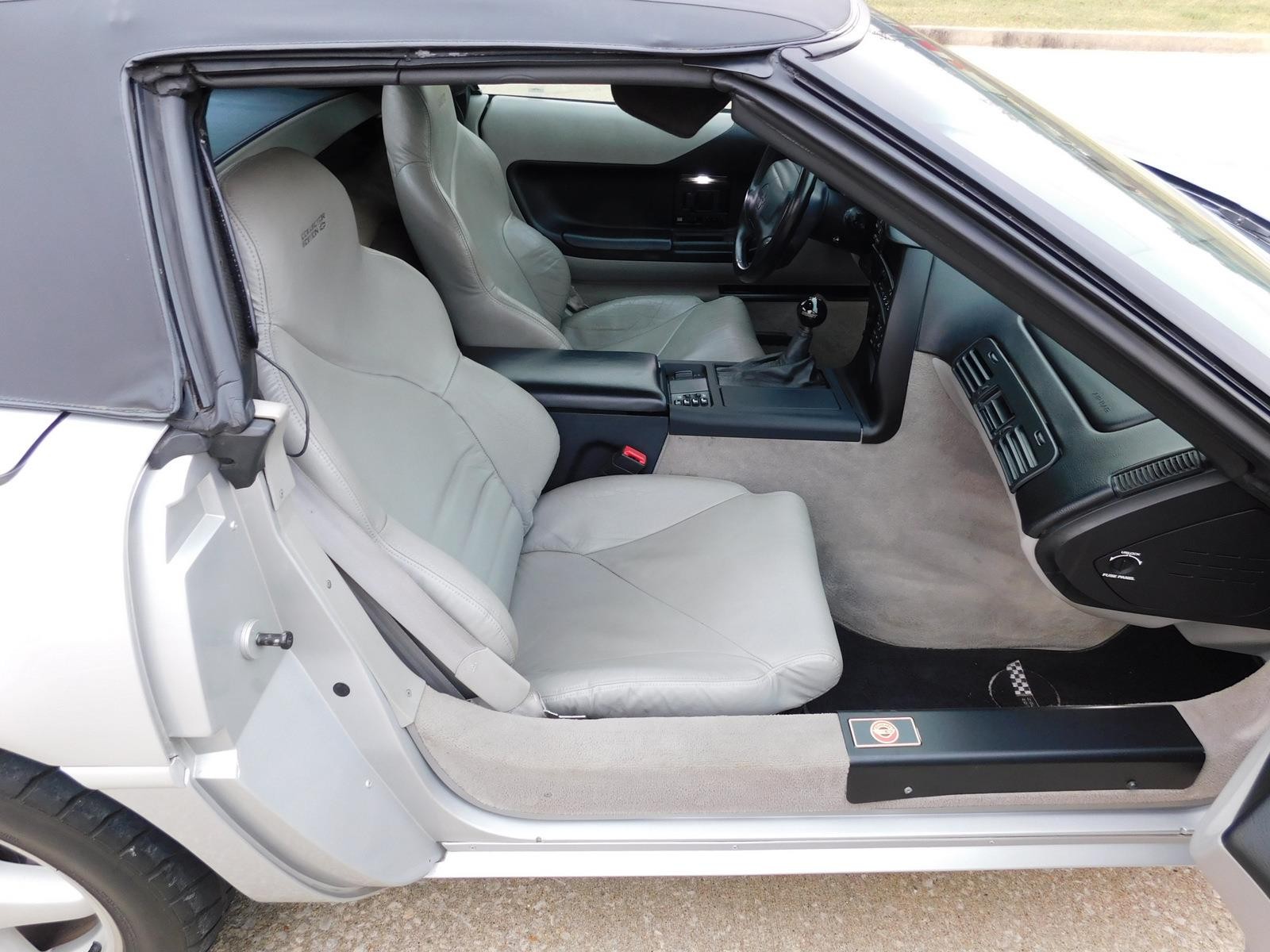 Chevrolet-Corvette-1996-16