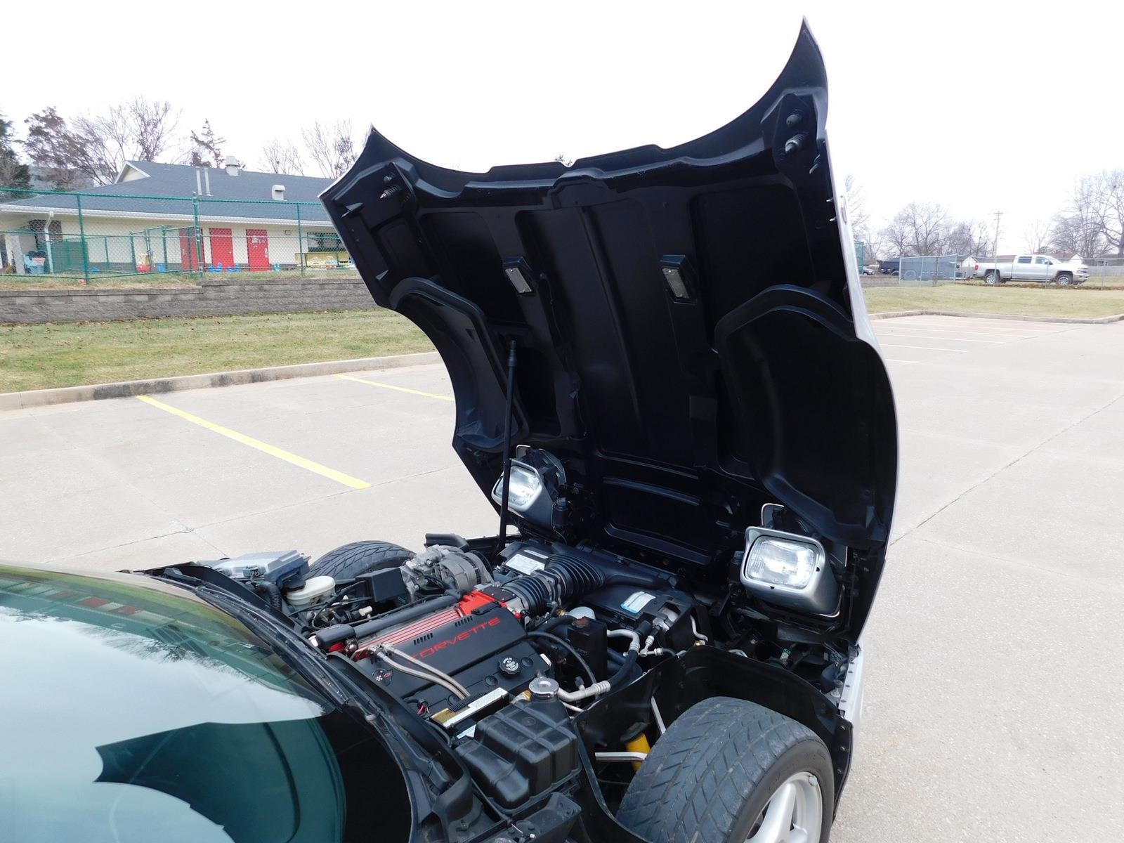 Chevrolet-Corvette-1996-17