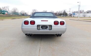 Chevrolet-Corvette-1996-25