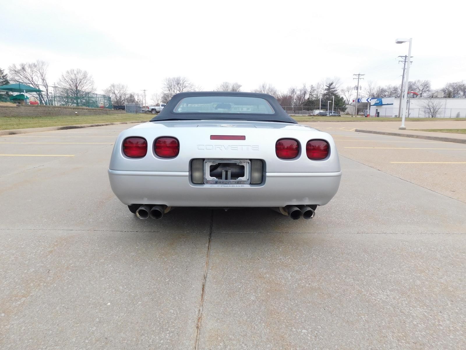 Chevrolet-Corvette-1996-25