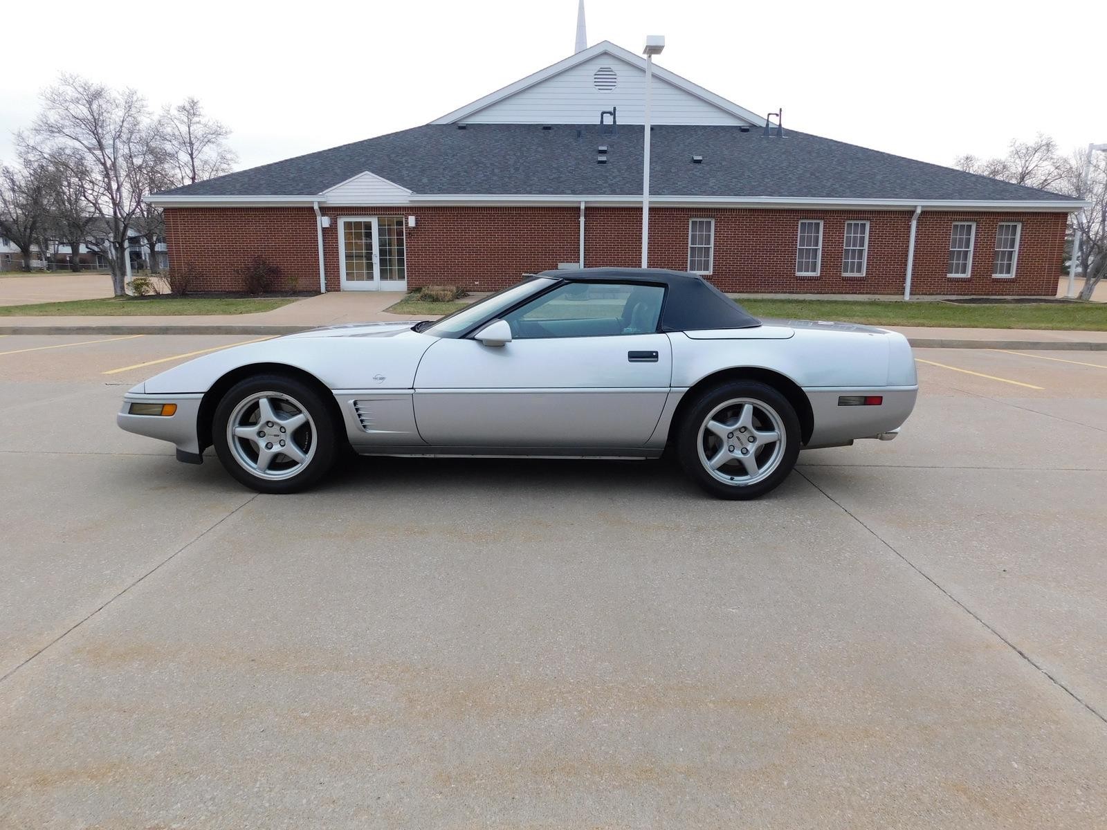 Chevrolet-Corvette-1996-30