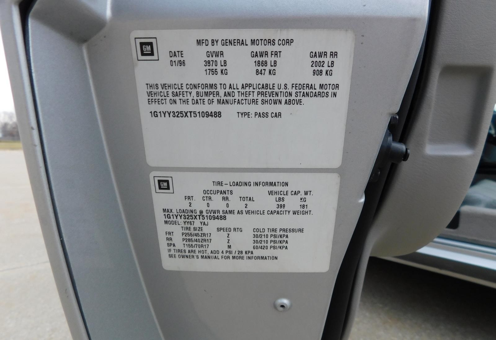 Chevrolet-Corvette-1996-32