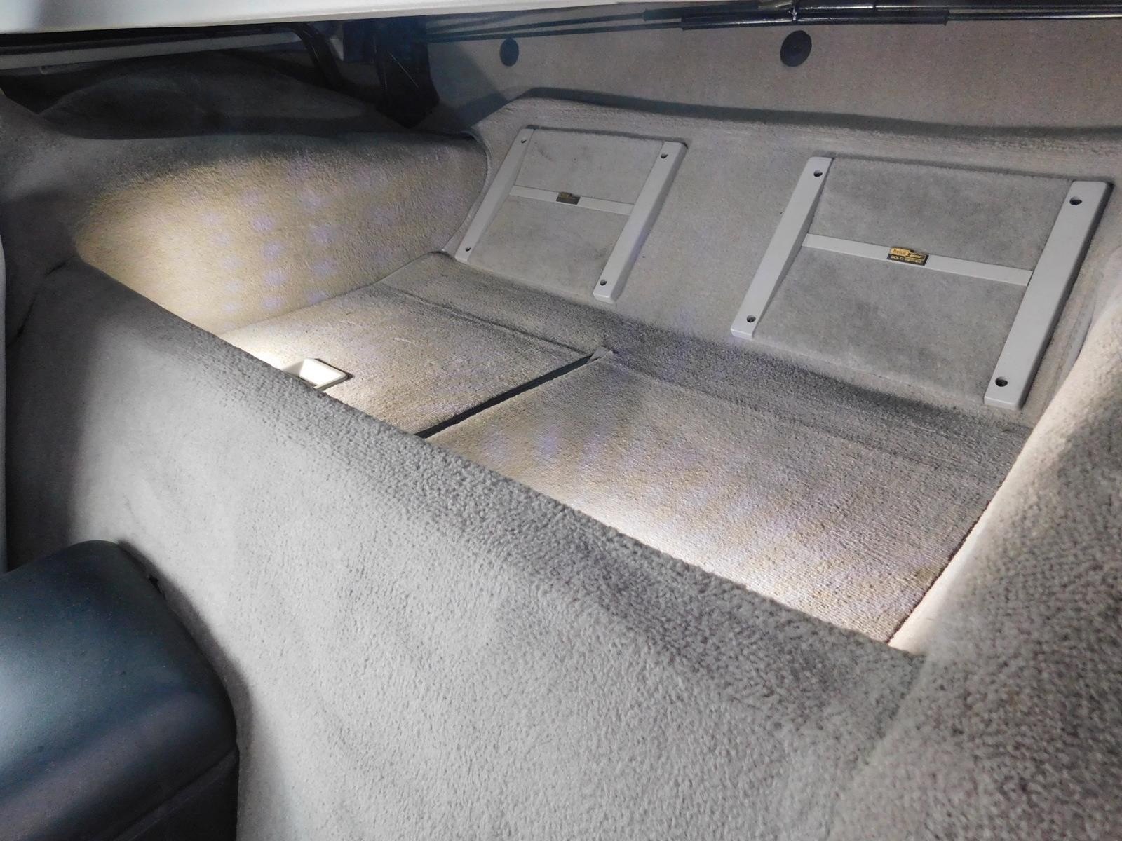 Chevrolet-Corvette-1996-37