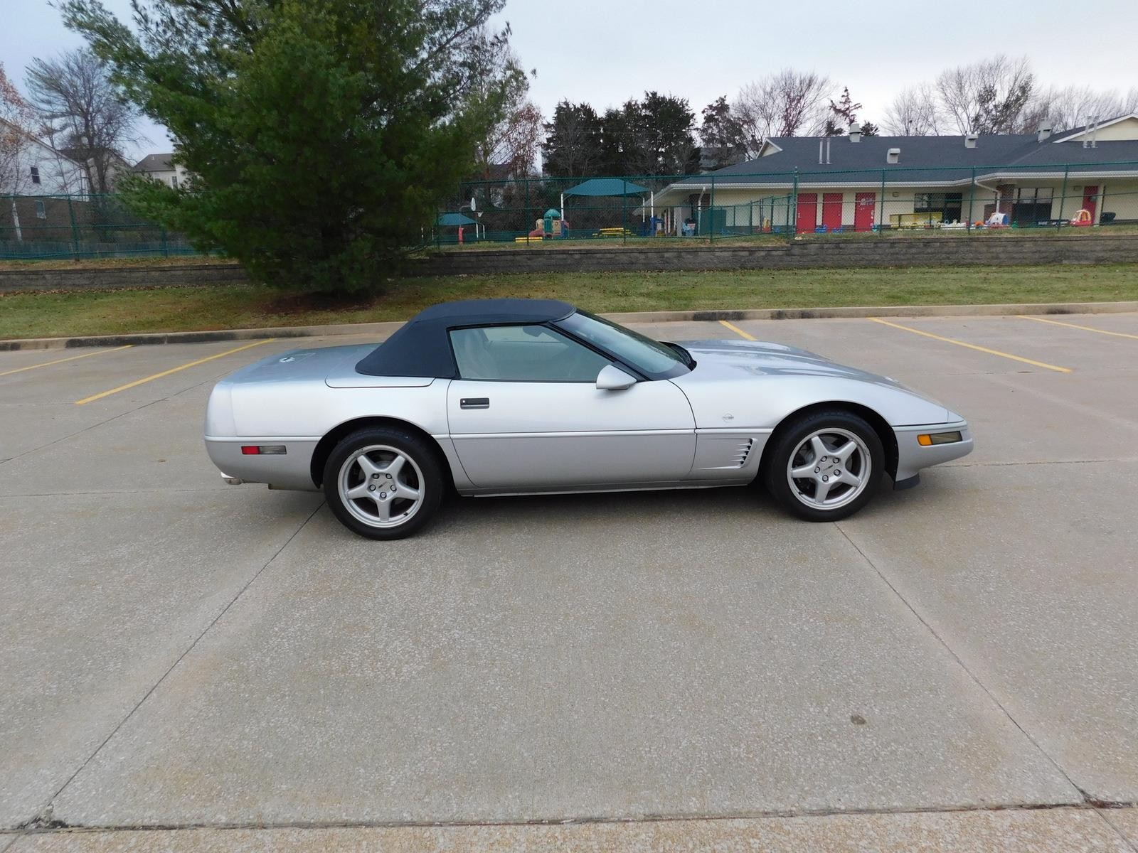 Chevrolet-Corvette-1996-5