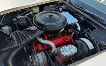 Chevrolet-Corvette-Stingray-1976-Coupe-14