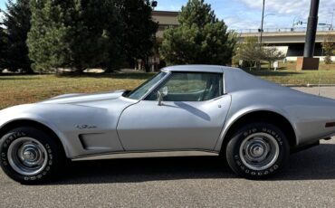 Chevrolet-Corvette-Stingray-1976-Coupe-17