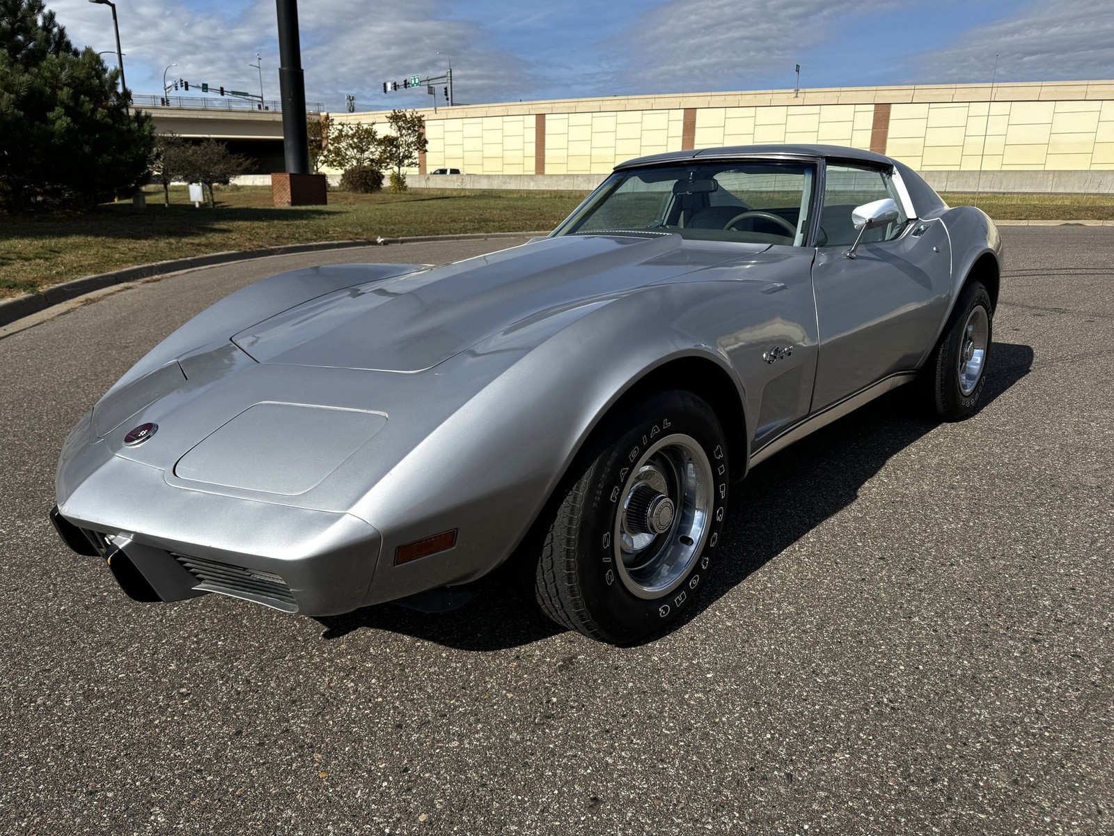 Chevrolet-Corvette-Stingray-1976-Coupe-18