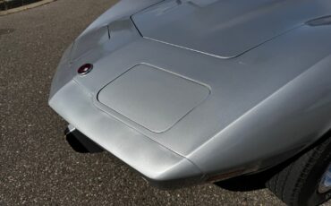 Chevrolet-Corvette-Stingray-1976-Coupe-23