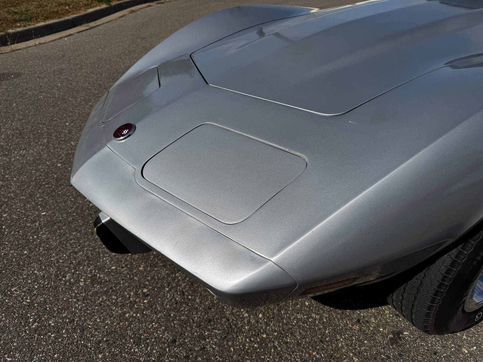 Chevrolet-Corvette-Stingray-1976-Coupe-23