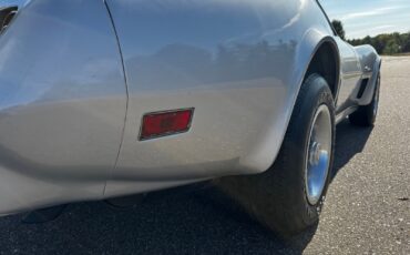 Chevrolet-Corvette-Stingray-1976-Coupe-30