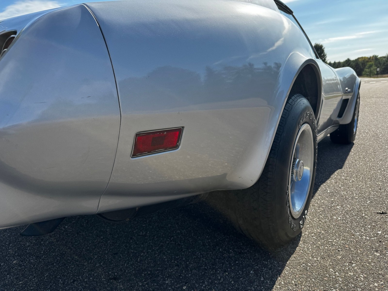 Chevrolet-Corvette-Stingray-1976-Coupe-30