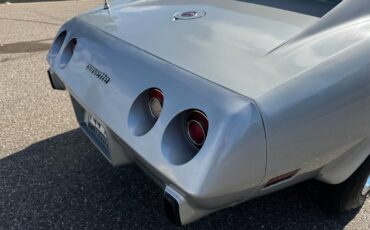 Chevrolet-Corvette-Stingray-1976-Coupe-31