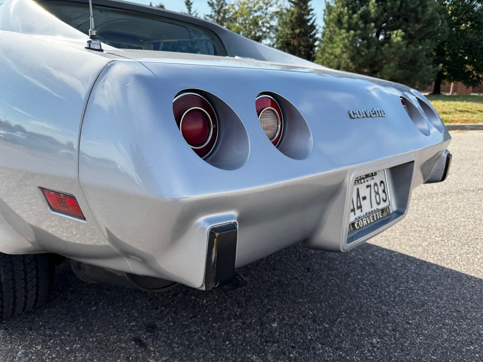 Chevrolet-Corvette-Stingray-1976-Coupe-33