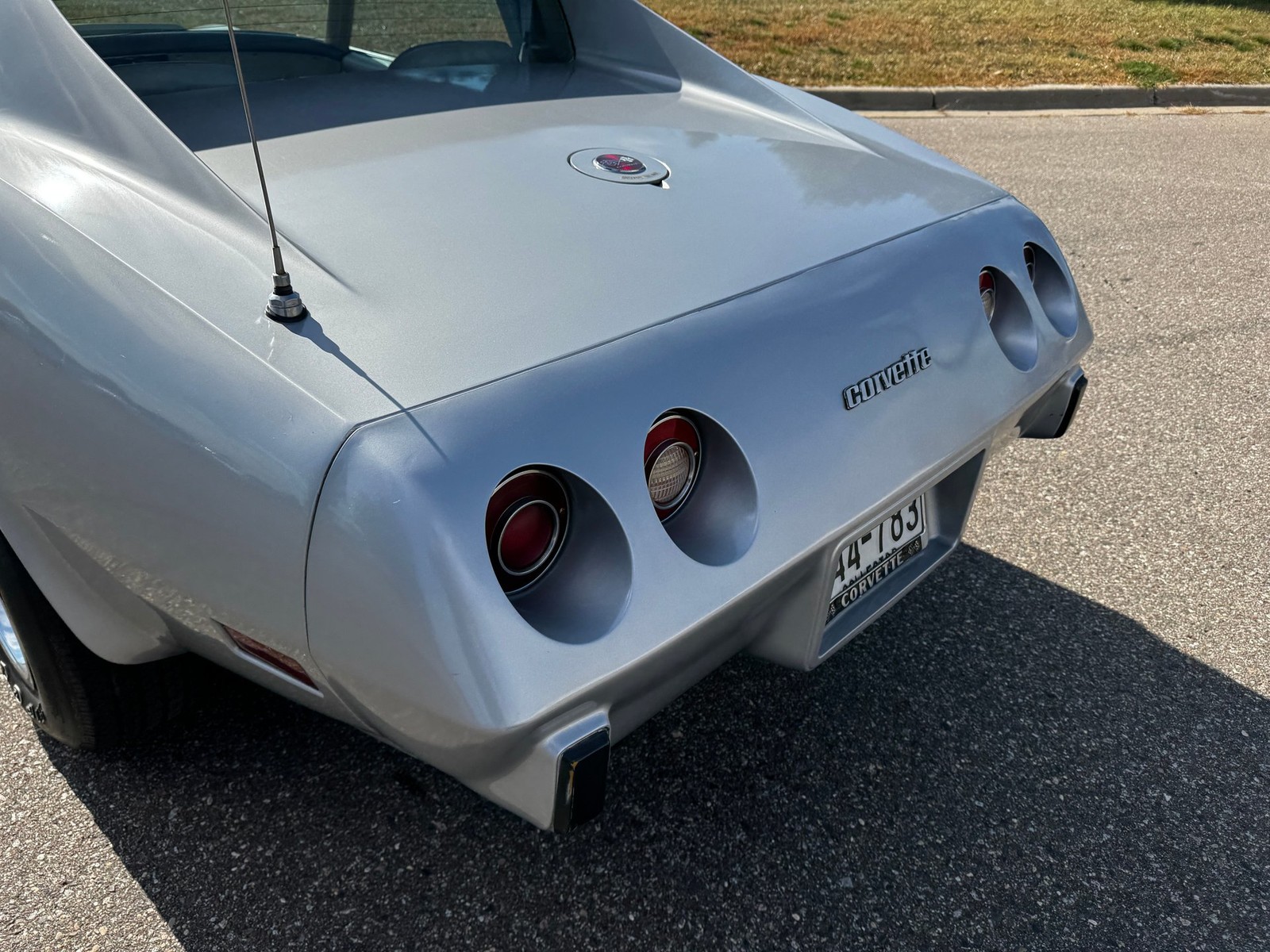 Chevrolet-Corvette-Stingray-1976-Coupe-35