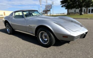 Chevrolet-Corvette-Stingray-1976-Coupe-6