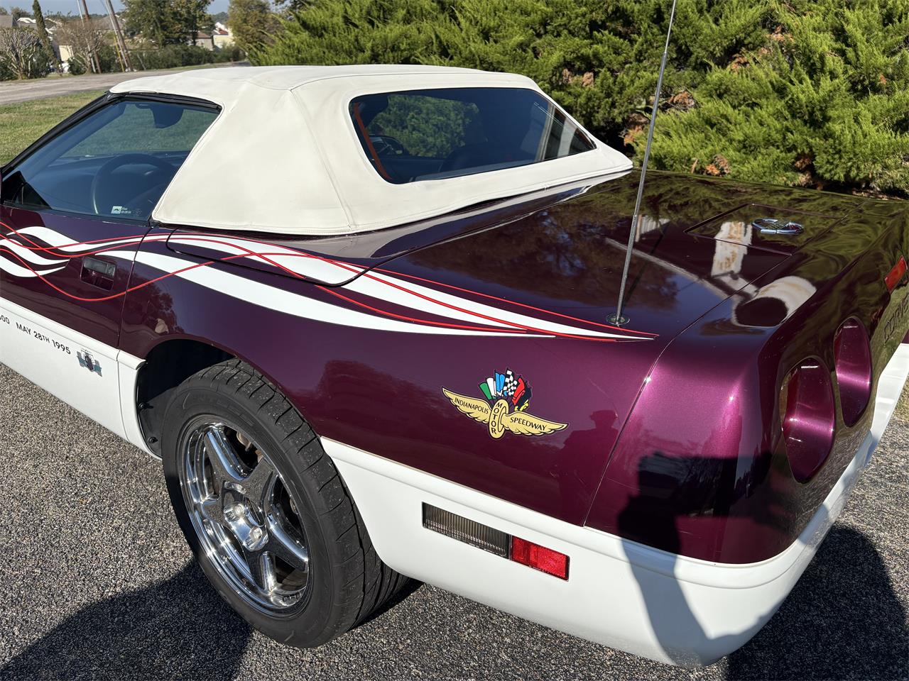 Chevrolet-Corvette-indy-500-pace-car-1995-Purple-and-white-Black-and-purple-5