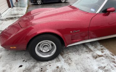 Chevrolet-Corvette-stingray-1975-RED-RED-AND-BLACK-1